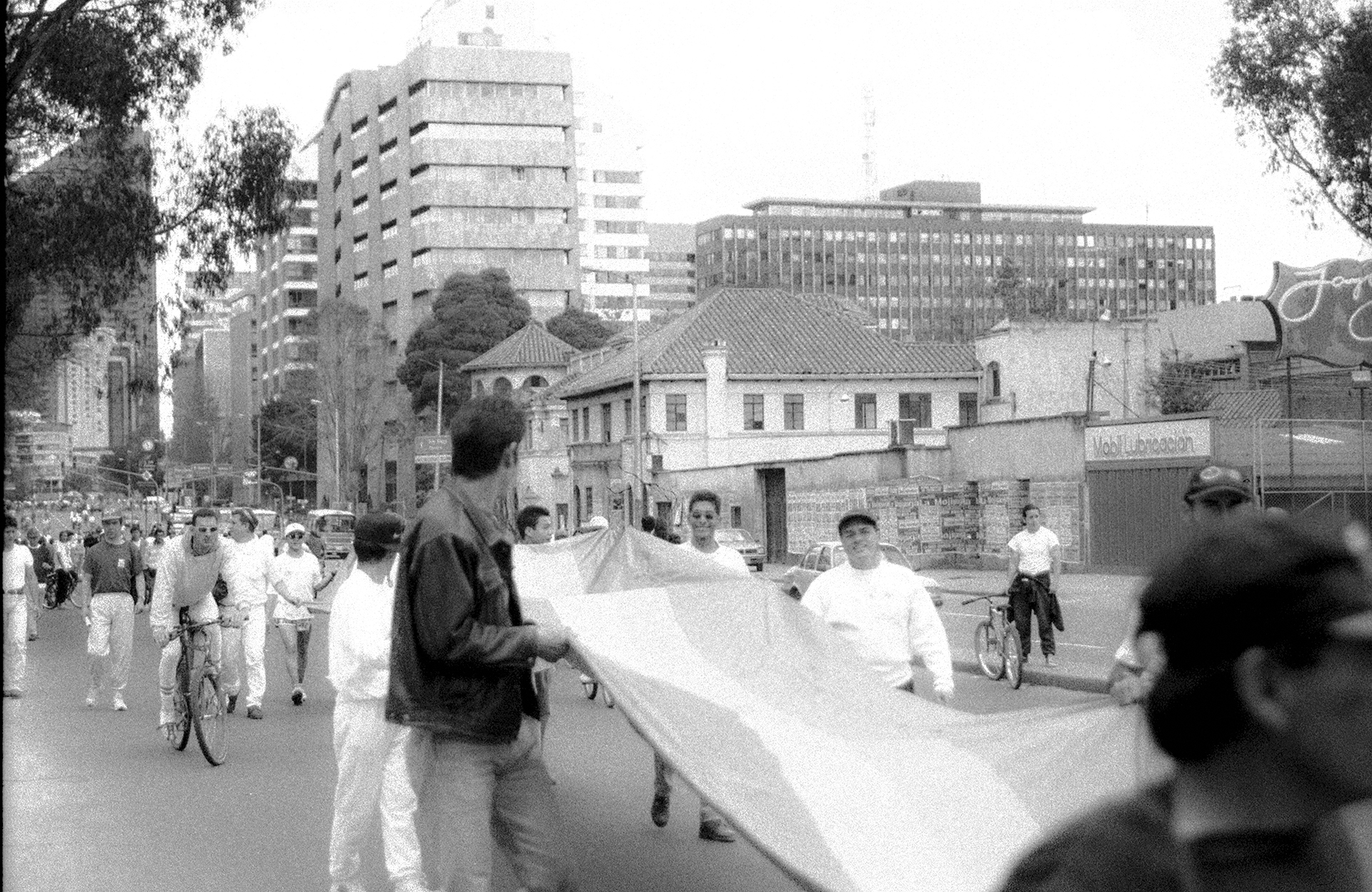 Manifestantes, durante la ciclovía