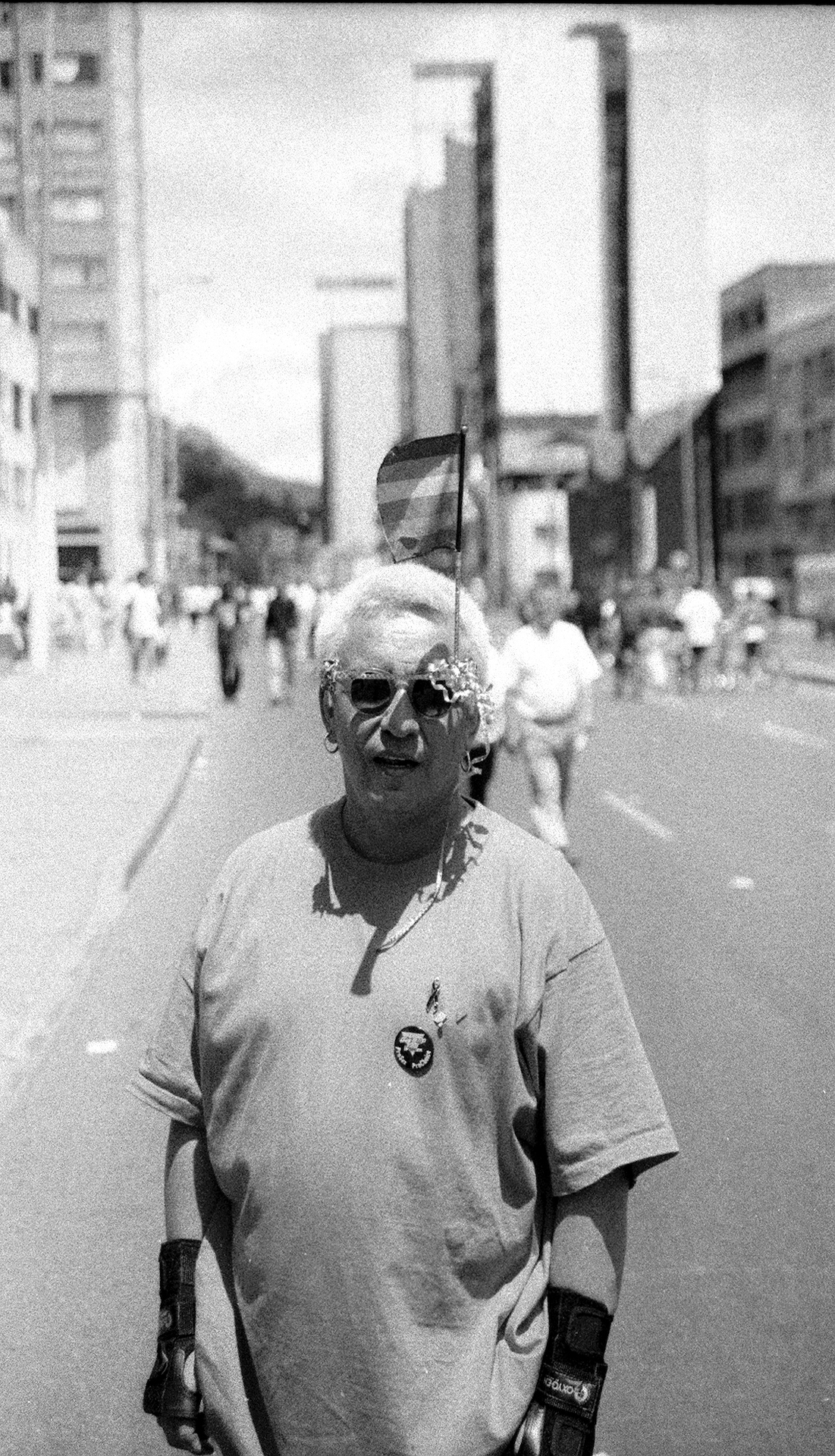 Manuel Antonio Velandia con la Bandera en sus gafas, toma 1