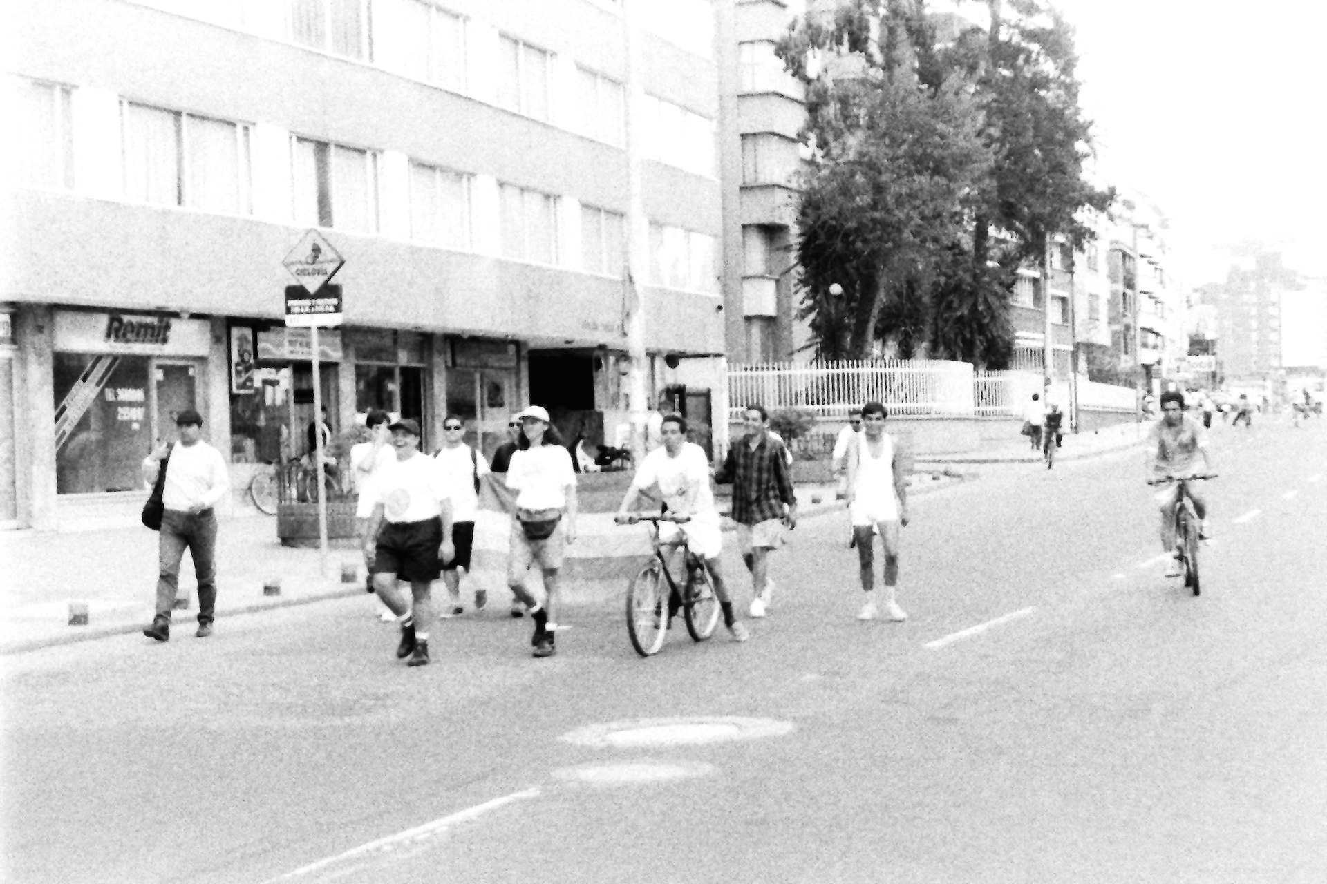 Manifestantes por la ciclovía