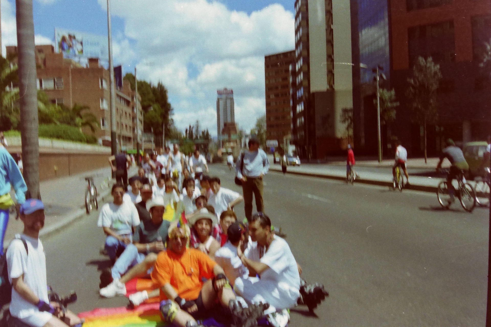 Manifestantes en el punto de cierre de la marcha, toma 4