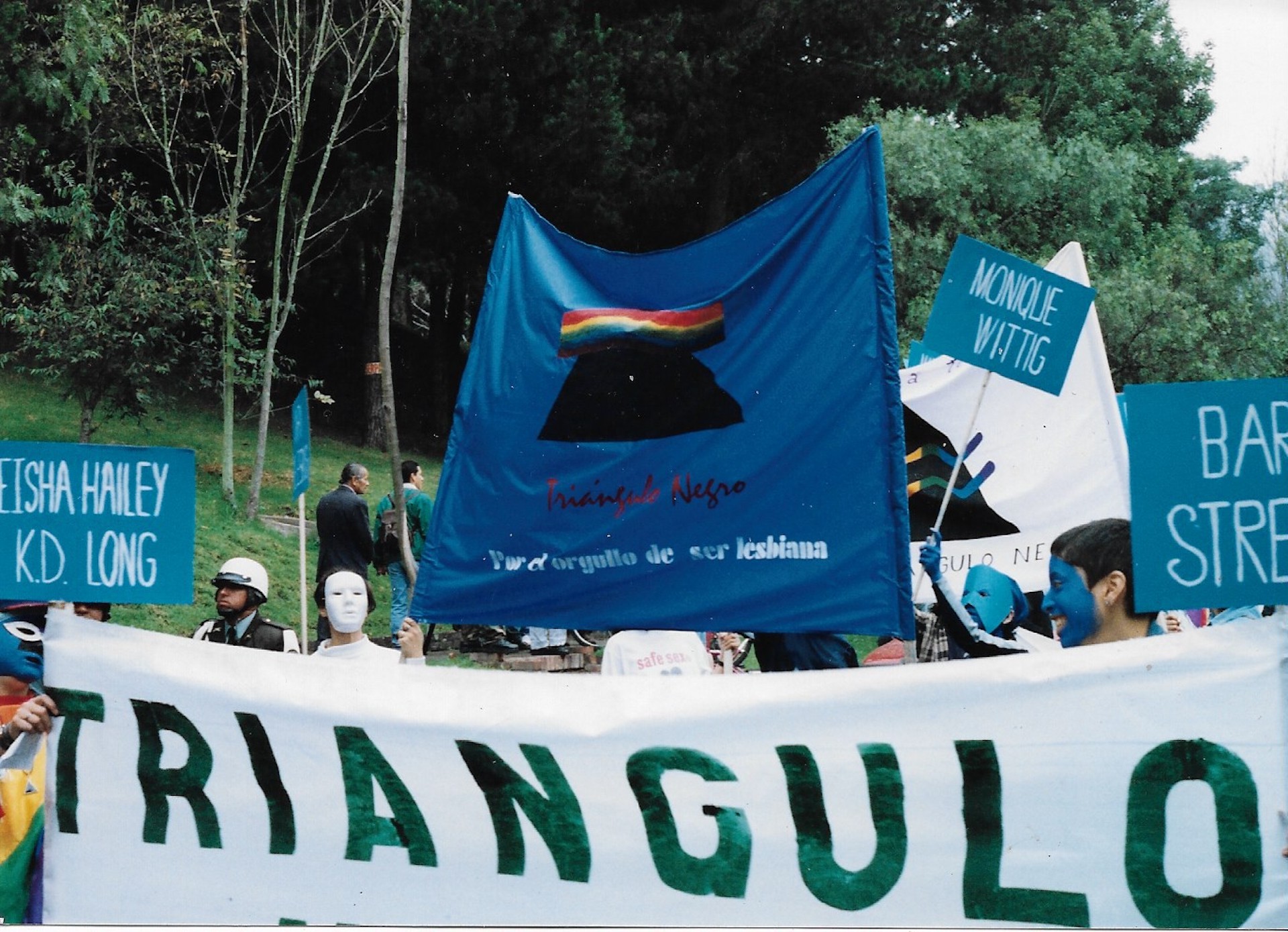 Cartel: Triángulo Negro, toma 1