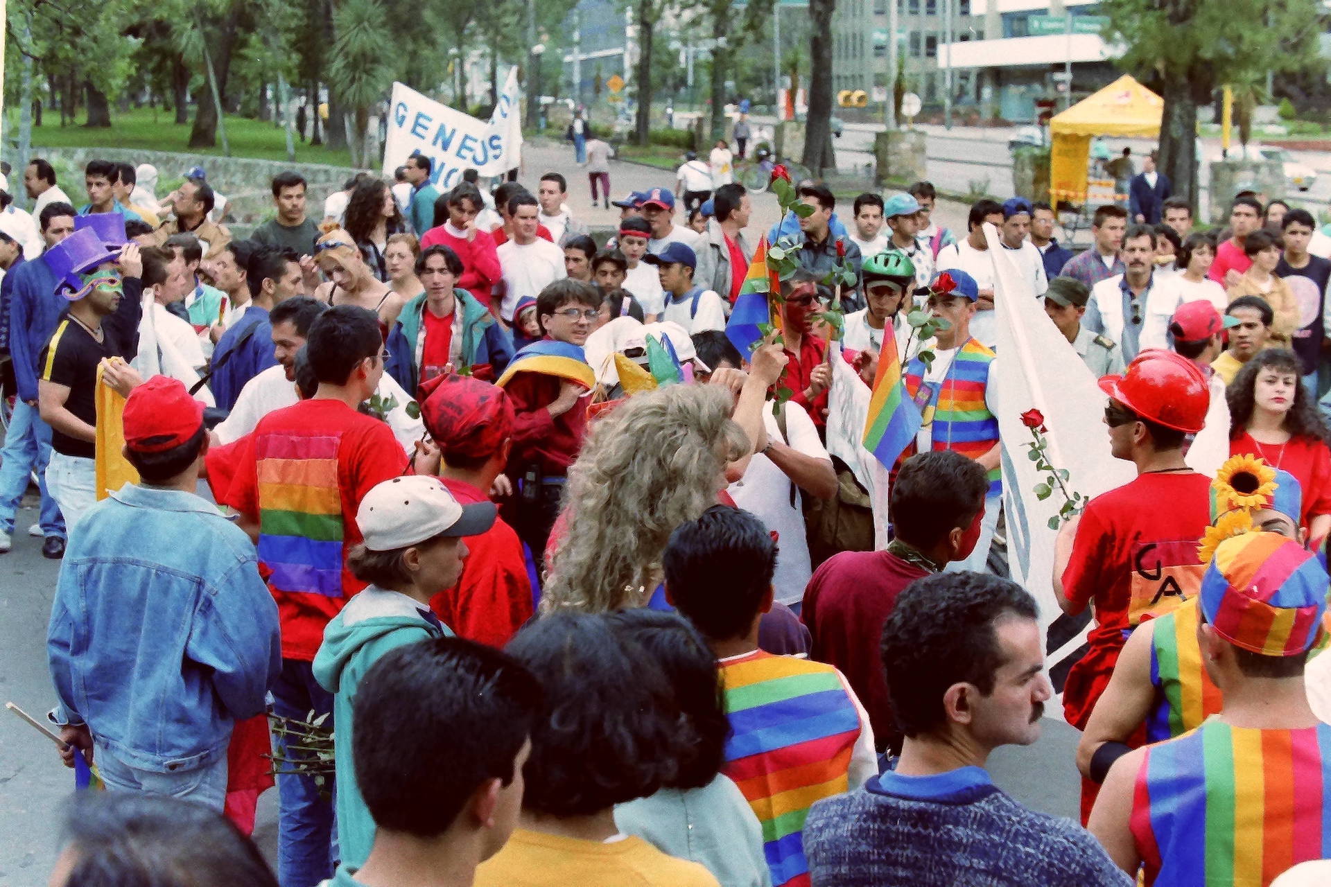 Edison lidera un grupo de manifestantes