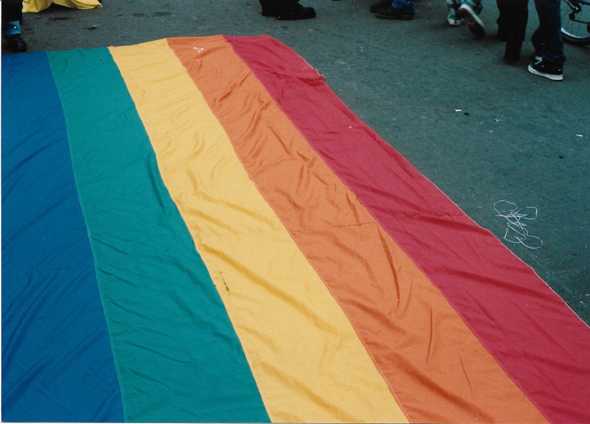 Bandera de la diversidad en el suelo