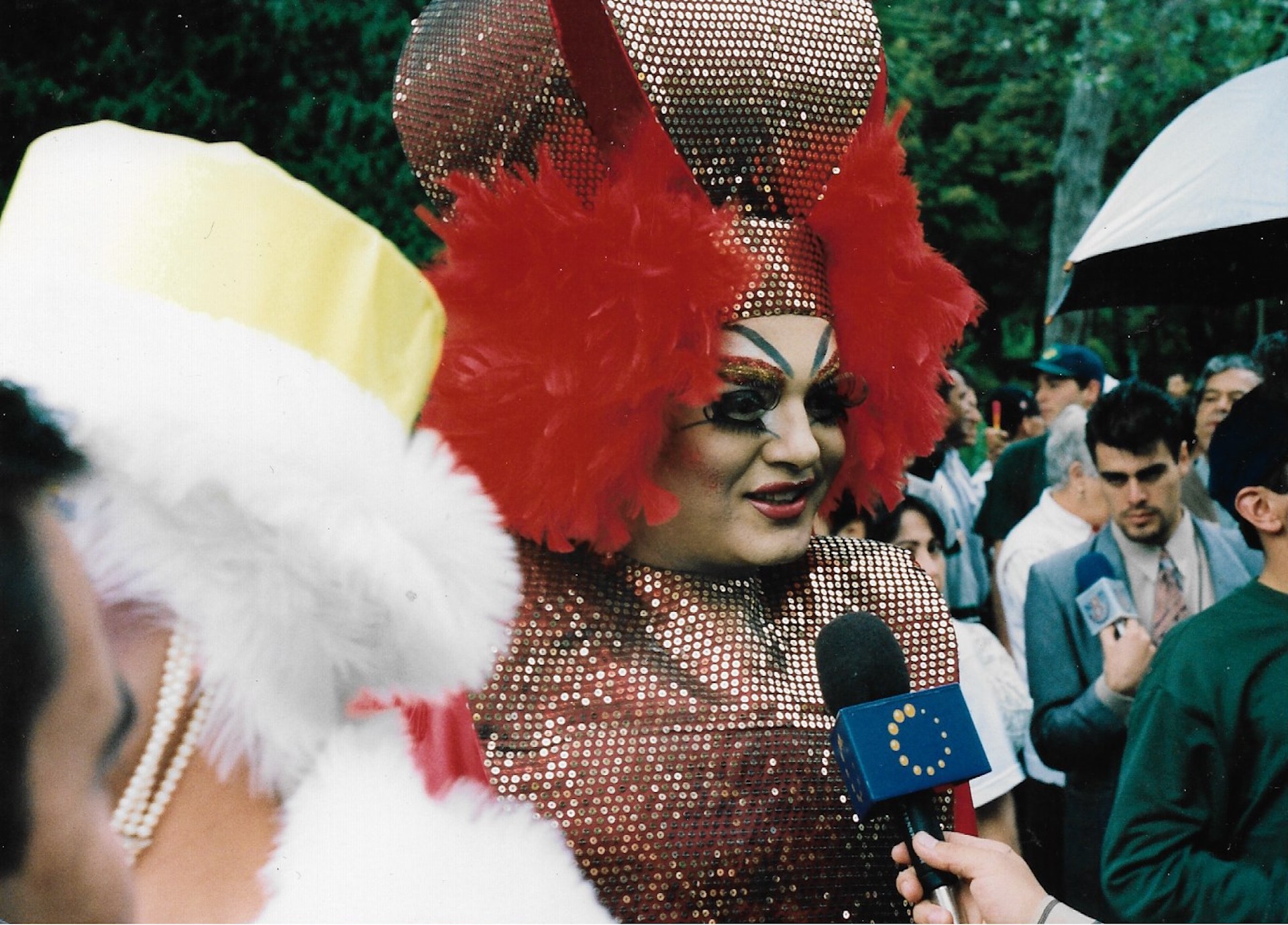 Retrato Drag: entrevista a la reina de lentejuelas y peluca roja