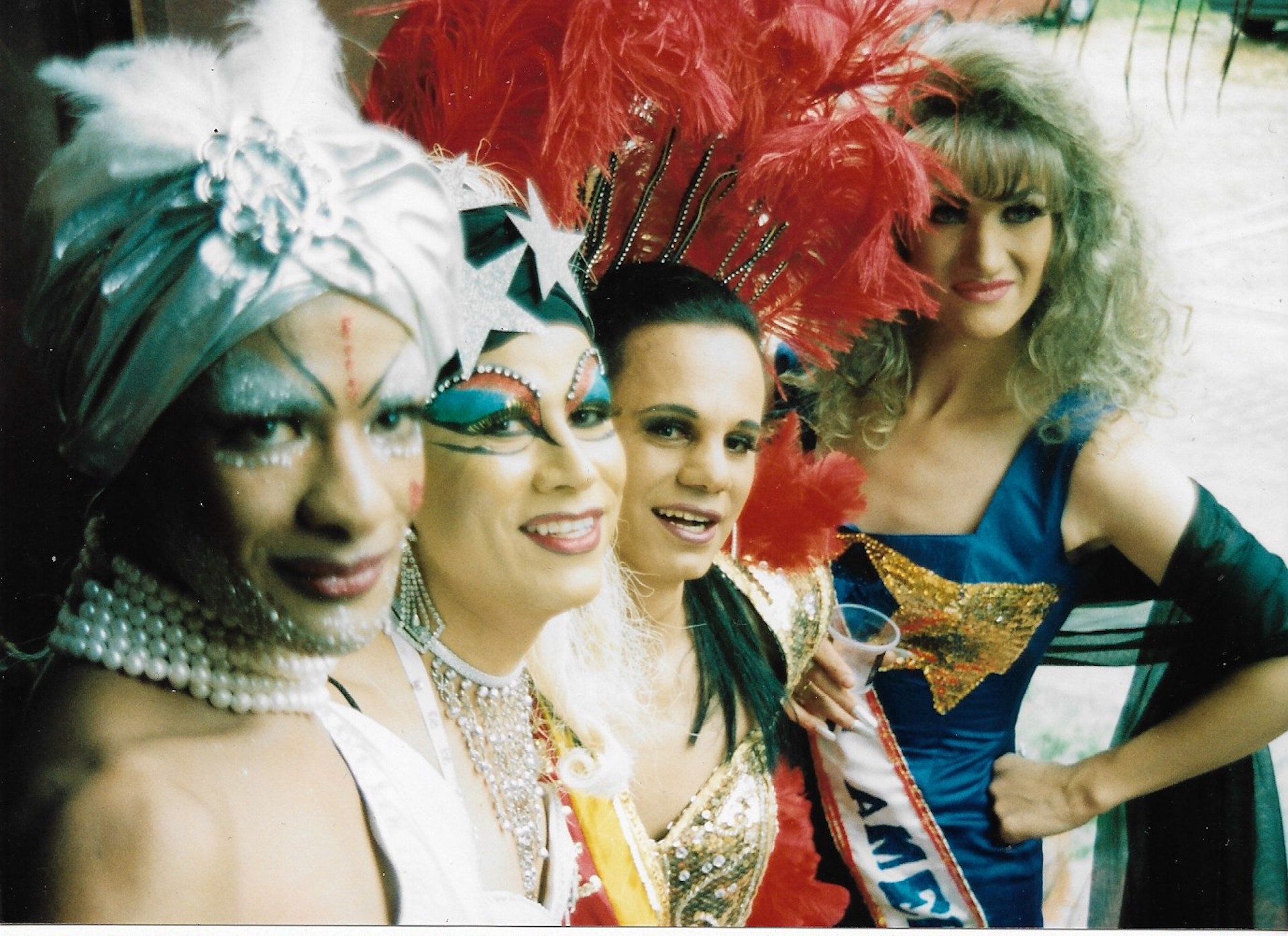 Retratos Drag: Cuatro reinas posan ante la cámara, toma 1