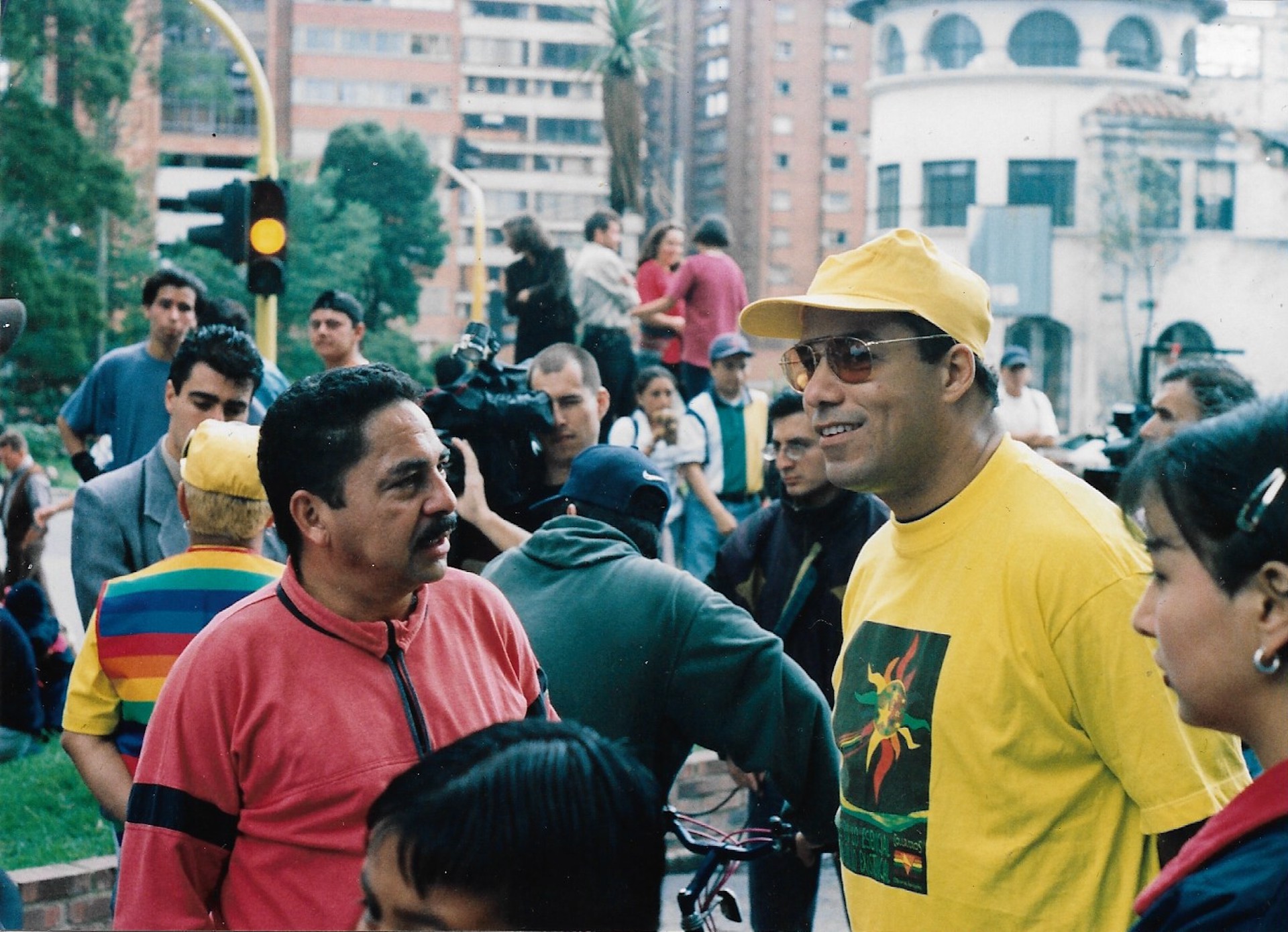 Bruno Díaz, actor, acompaña al grupo Equiláteros