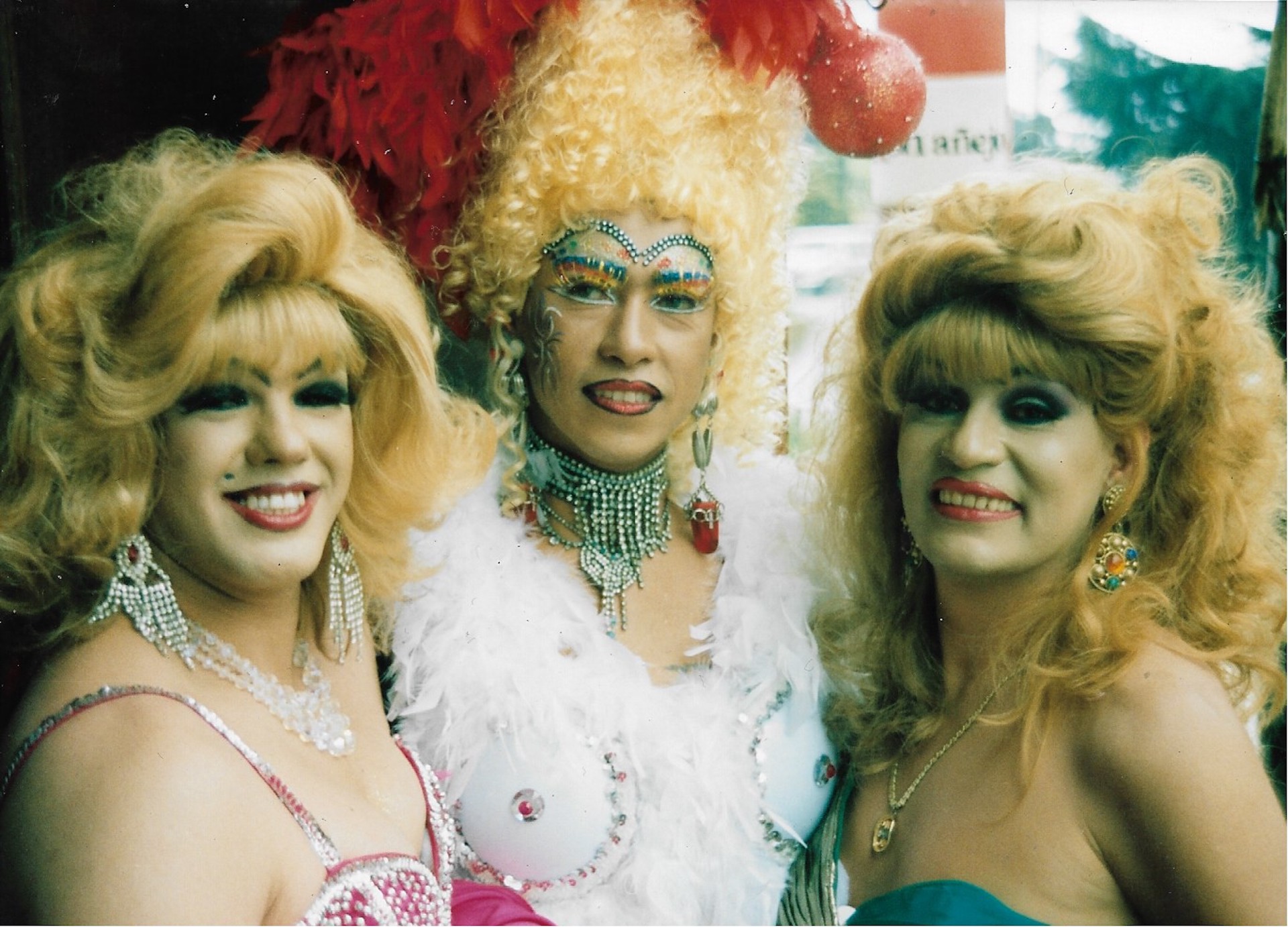 Retrato Drag: Las de las pelucas rubias, toma 2