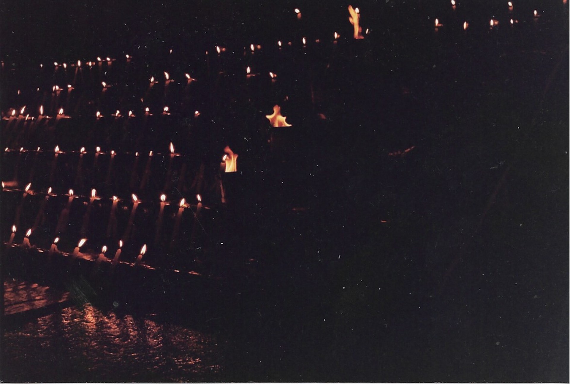 "A la luz de las velas": homenaje a los fallecidos por vih/sida, toma 2