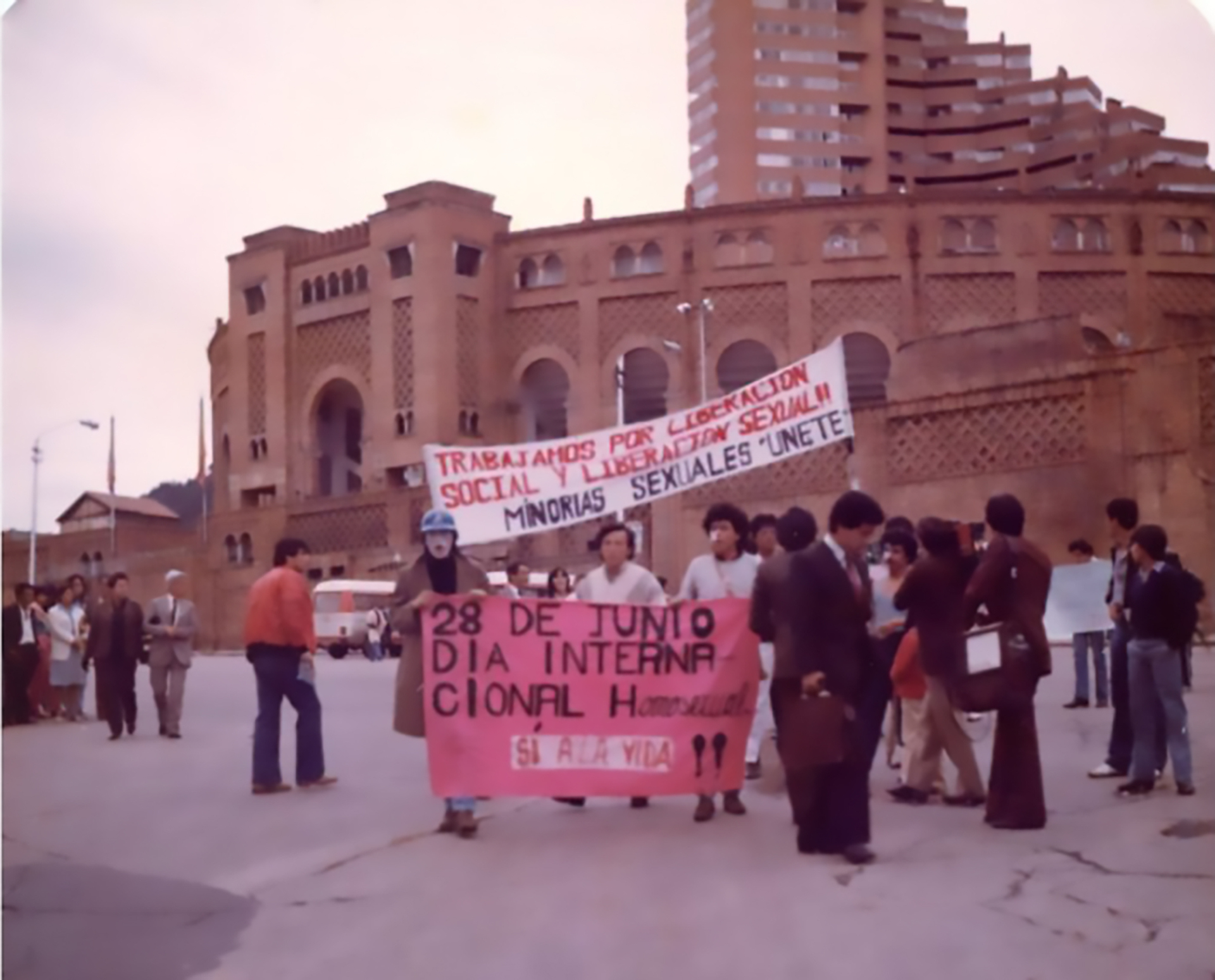 Foto oficial de la Primera Marcha por el Orgullo Homosexual